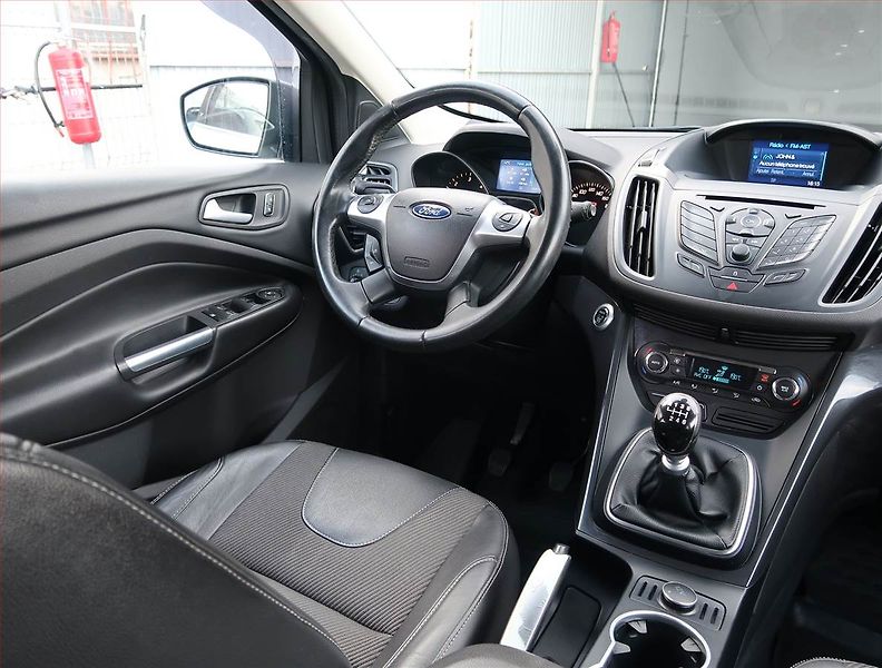 Ford Kuga (2014) 2.0 TDCi, Serv.kniha, Tempomat - fotka 7 z 18
