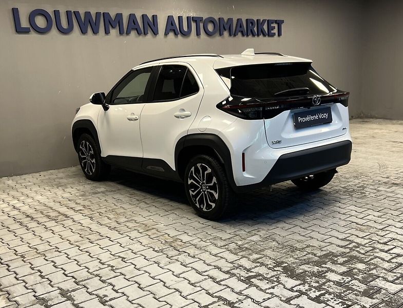 Toyota Yaris Cross 1.5 Hybrid AT STYLE - fotka 15 z 16