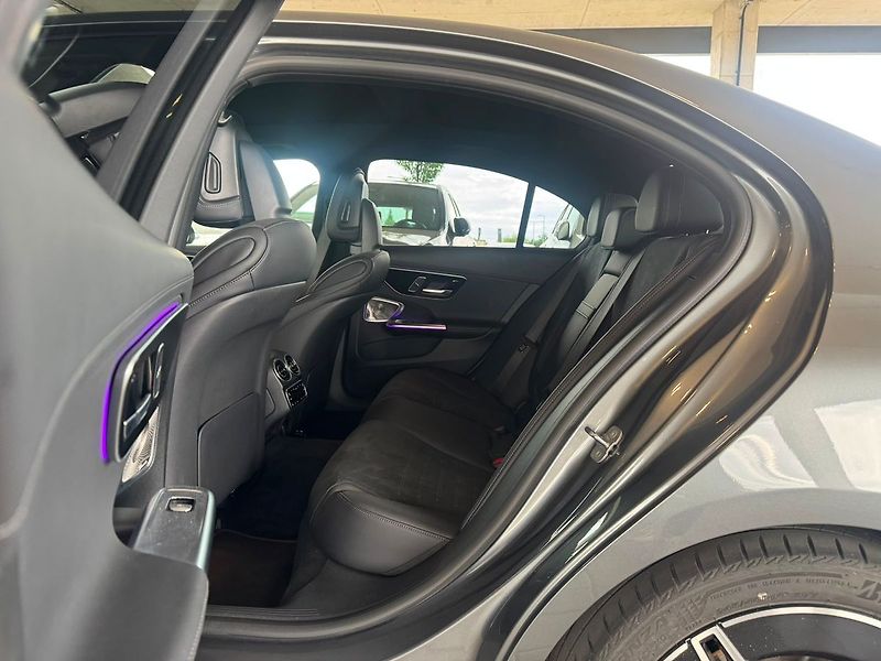 Mercedes-Benz Třídy C 220d AMG Premium Plus - fotka 16 z 21