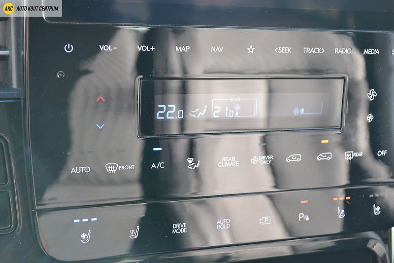Hyundai Staria 1.6T-GDI HEV 225 PREMIUM EXECU - fotka 39 z 66