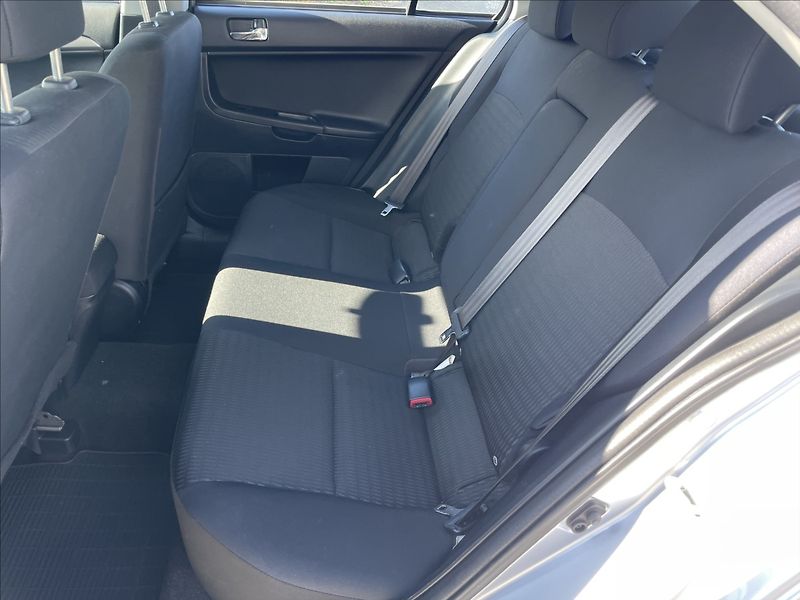 Mitsubishi Lancer 1,6 i 86kw Invite Klima Tažné - fotka 8 z 33