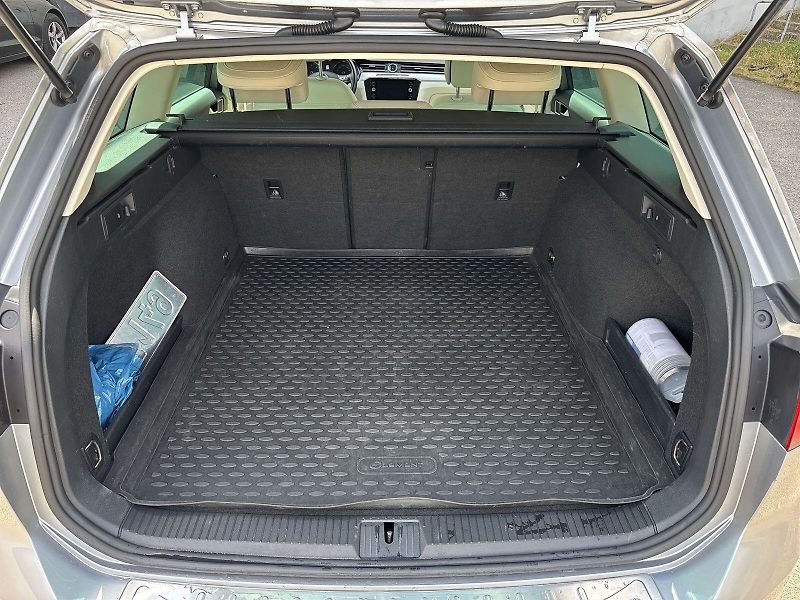 Volkswagen Passat (2018) Variant 2.0 TDI 4Motion DSG Hi - fotka 26 z 27
