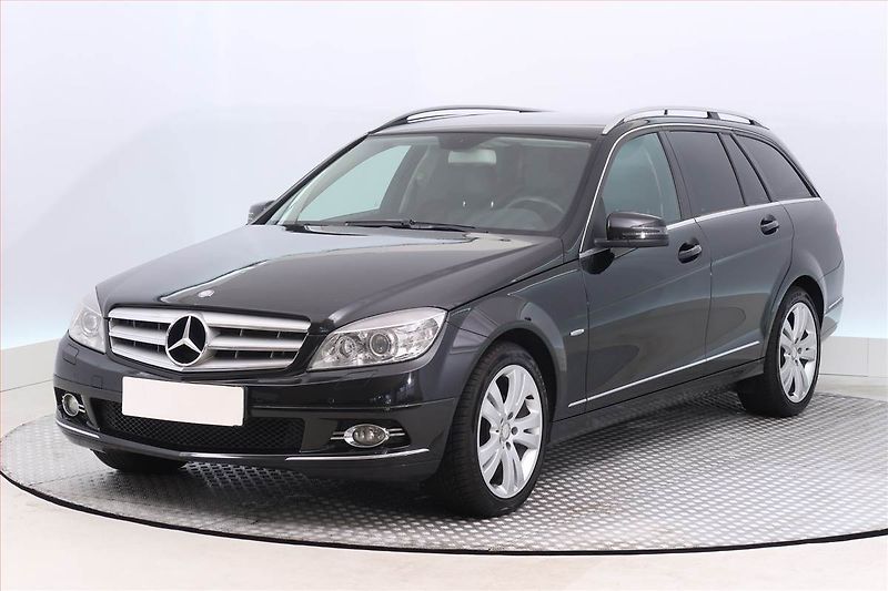 Mercedes-Benz Třídy C (2009) C 350 CDI, Navi, Xenony - fotka 2 z 18