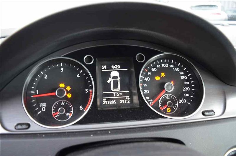 Volkswagen Passat (2012) VARIANT 2,0 TDI - fotka 20 z 26
