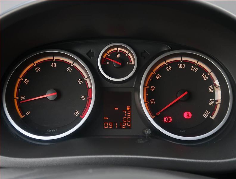 Opel Corsa (2011) 1.2, ČR,1.maj, Serv.kniha - fotka 11 z 16