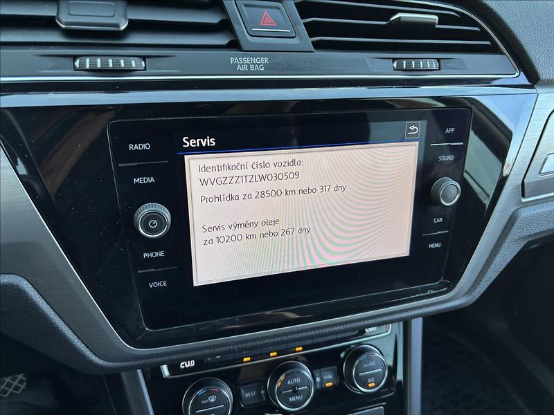 Volkswagen Touran 1,5 TSi Maraton Edition 7.Míst - fotka 38 z 47