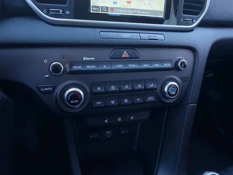 Kia Sportage (2019) Gold 1.6 T-GDI, Serv.kniha - fotka 15 z 18