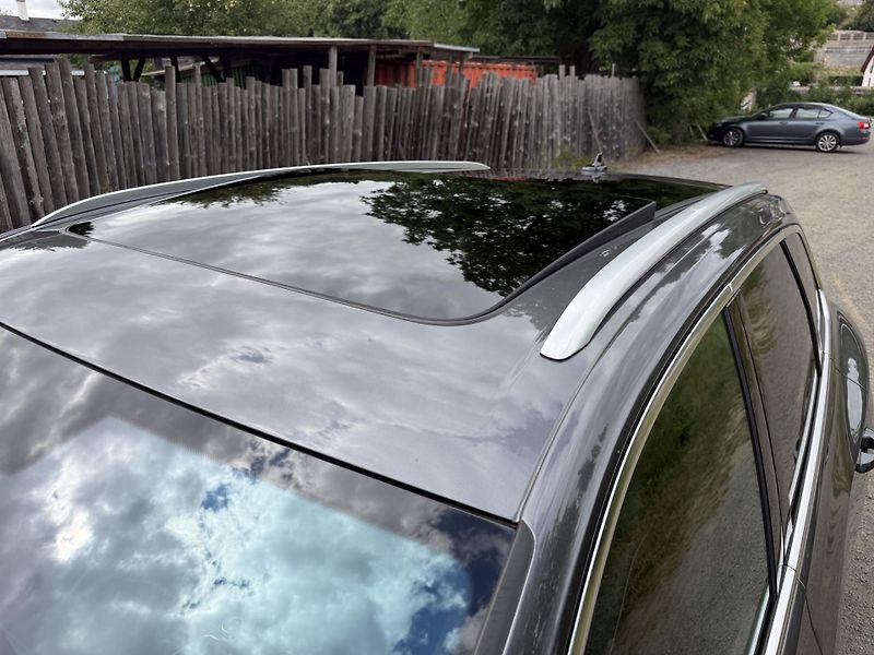 Volkswagen Touareg (2019) Velmi pěkný stav - fotka 24 z 33