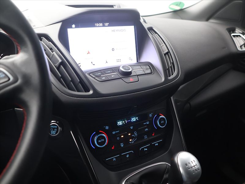 Ford Kuga 1,5 EB 110kW ST-Line 1.Maj - fotka 17 z 28