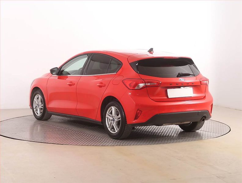 Ford Focus (2021) 1.0 EcoBoost, Navi, Tempomat - fotka 4 z 19