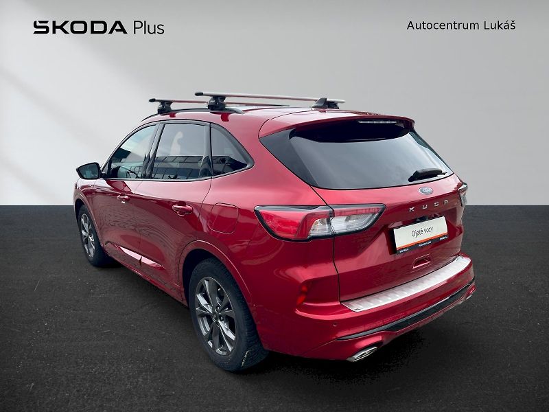 Ford Kuga (2021) - fotka 9 z 28
