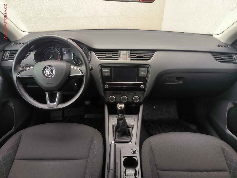 Škoda Octavia (2019) 1.5 TSi, ČR, Active, AC - fotka 8 z 16