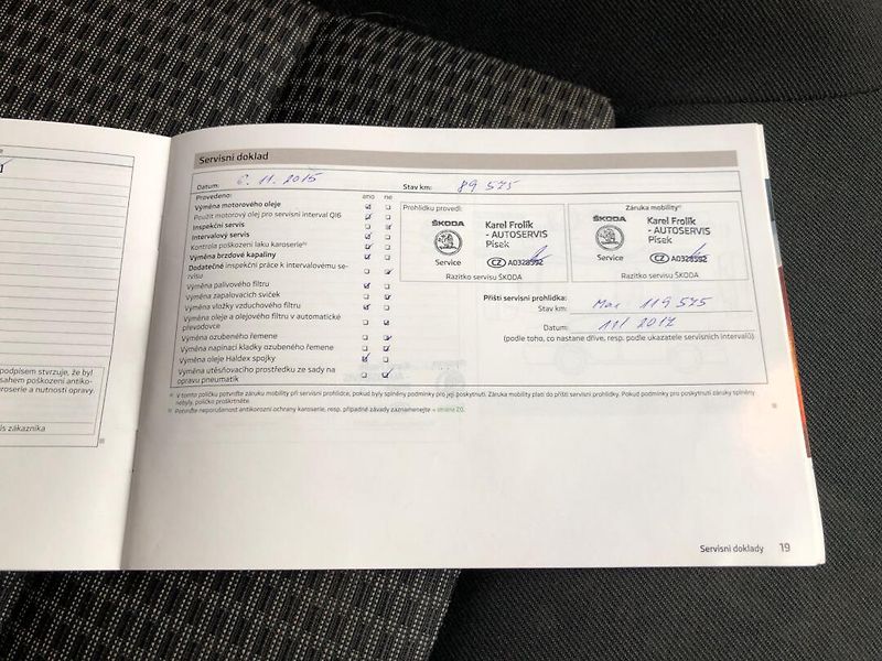 Škoda Octavia (2012) 1.6 TDi, 4x4, navigace - fotka 27 z 31
