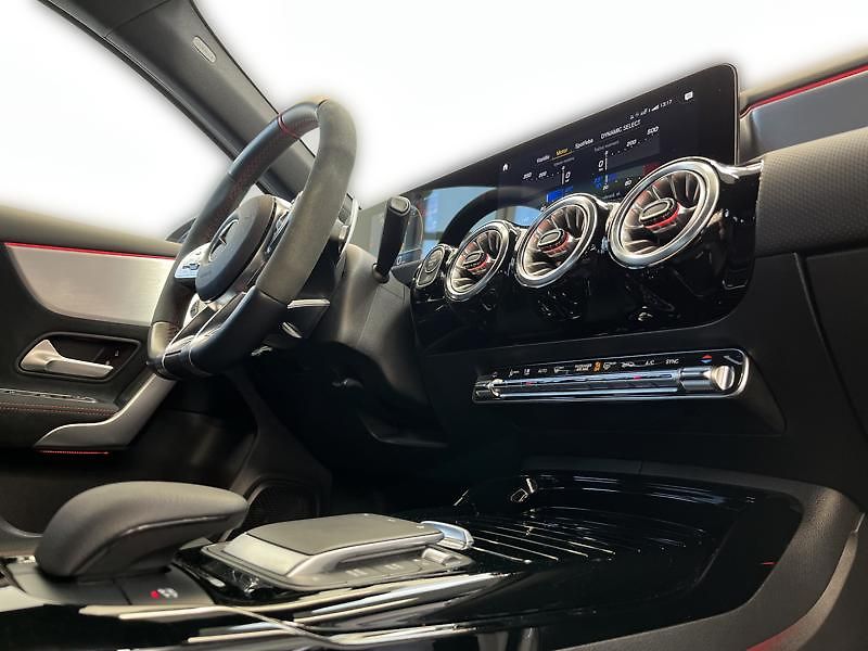 Mercedes-Benz Třídy A Třídy Mercedes-AMG A 45 S 4MAT - fotka 17 z 22