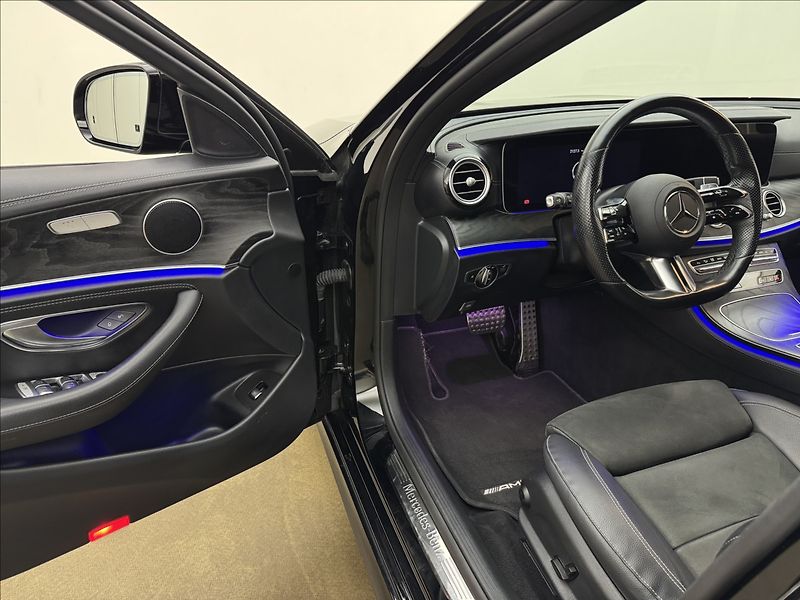 Mercedes-Benz Třídy E 2,9 400d 4MATIC AMG LED 360° - fotka 30 z 44