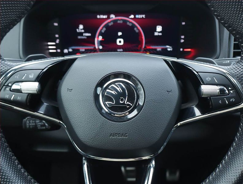 Škoda Karoq (2023) Sportline 1.5 TSI - fotka 18 z 24