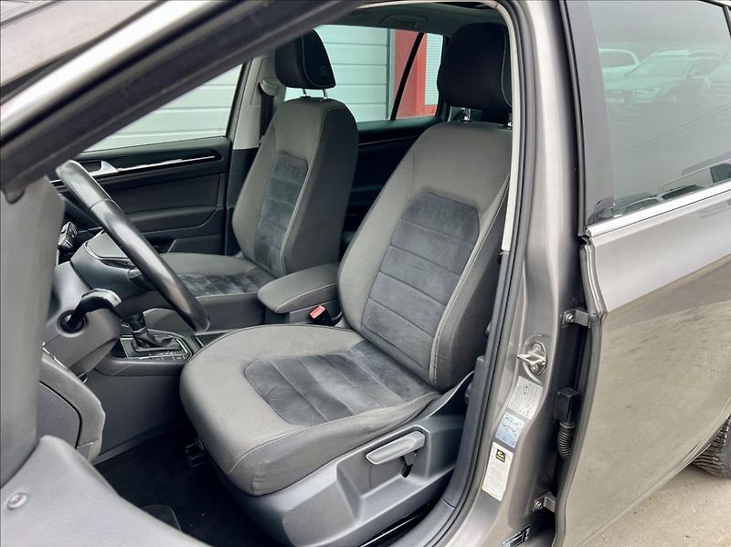 Volkswagen Golf Sportsvan 1,6 TDI DSG HIGHLINE PANORAMA - fotka 5 z 18