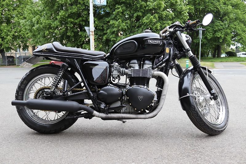 Triumph Bonneville (2001) BONNEVILLE 800 CAFÉ RACER - fotka 10 z 22