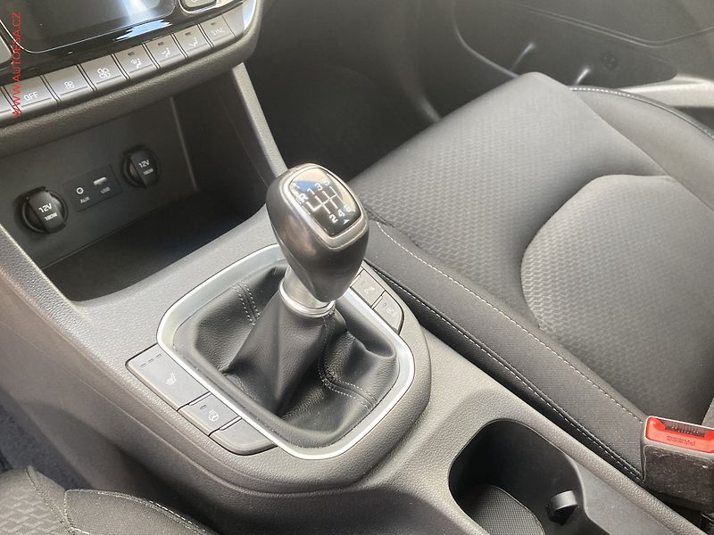 Hyundai i30 (2019) 1.4 T- GDI, ČR, AC, výhřev - fotka 16 z 19