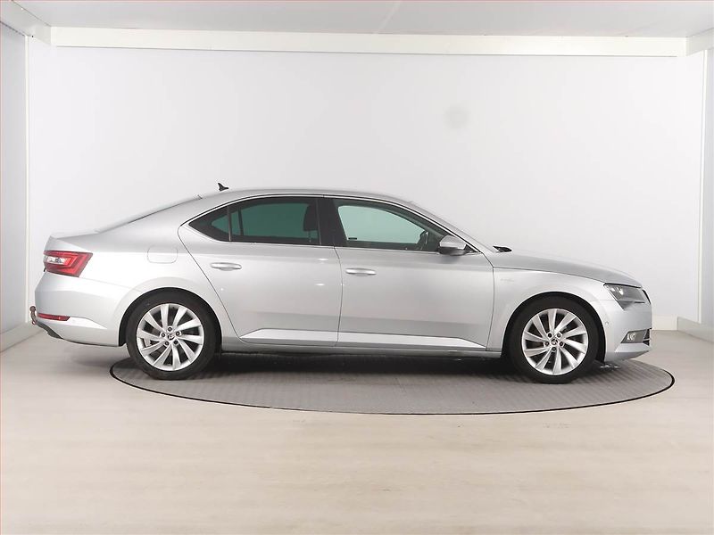 Škoda Superb (2016) Laurin&Klement 2.0 TDI - fotka 6 z 21