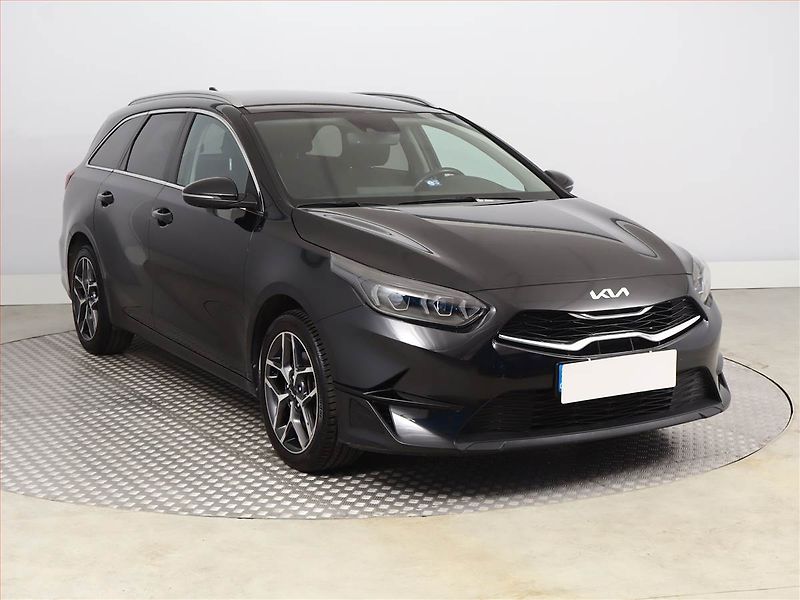 Kia Ceed (2023) 1.5 T-GDI, ČR, 1. maj. - fotografie inzerátu