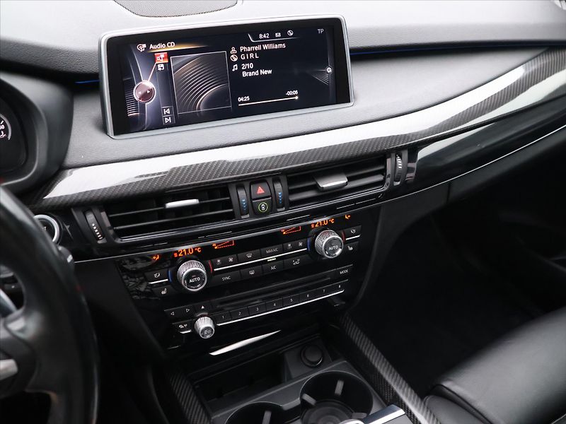 BMW X5 3.0 M50d 280kW xDrive - fotka 28 z 45