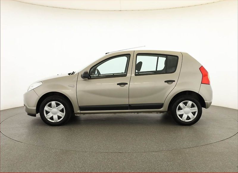 Dacia Sandero (2011) 1.2 16V, po STK, zamluveno - fotka 3 z 15