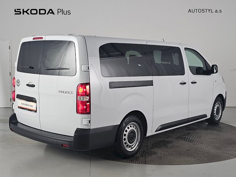 Toyota ProAce Verso (2025) 2.0D 106kW COMBI L2 8S - fotka 2 z 26