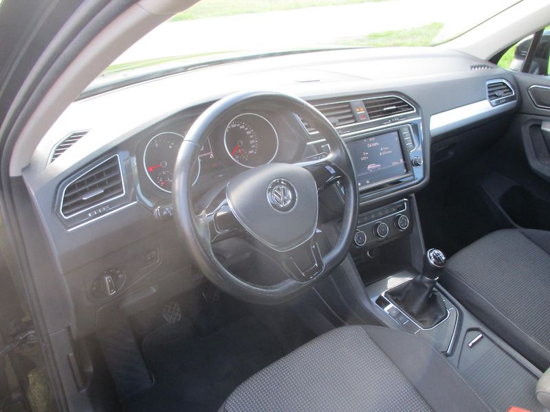 Volkswagen Tiguan 2.0TDi 110kW*TZ*PANORAMA*6MAN - fotka 12 z 43