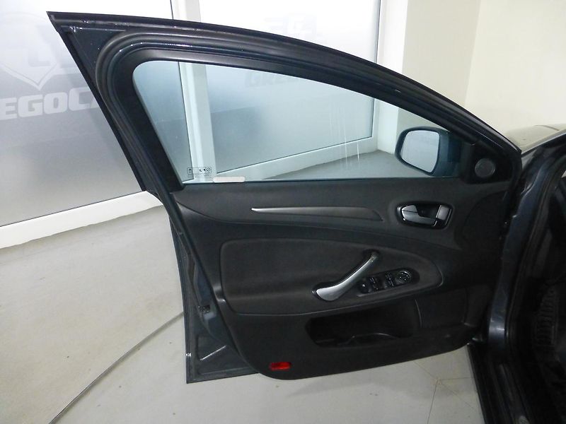 Ford Mondeo (2008) 2,0TDCI*DIGIK*ALU*PARK.S*TAŽNÉ - fotka 9 z 22