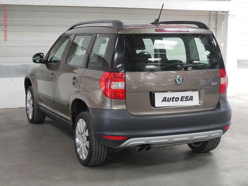 Škoda Yeti (2012) 2.0 TDI, ČR, Navi, panor. - fotka 4 z 19