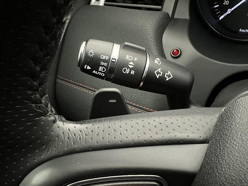 Land Rover Range Rover Evoque AWD HSE Si4 AUT - fotka 24 z 44