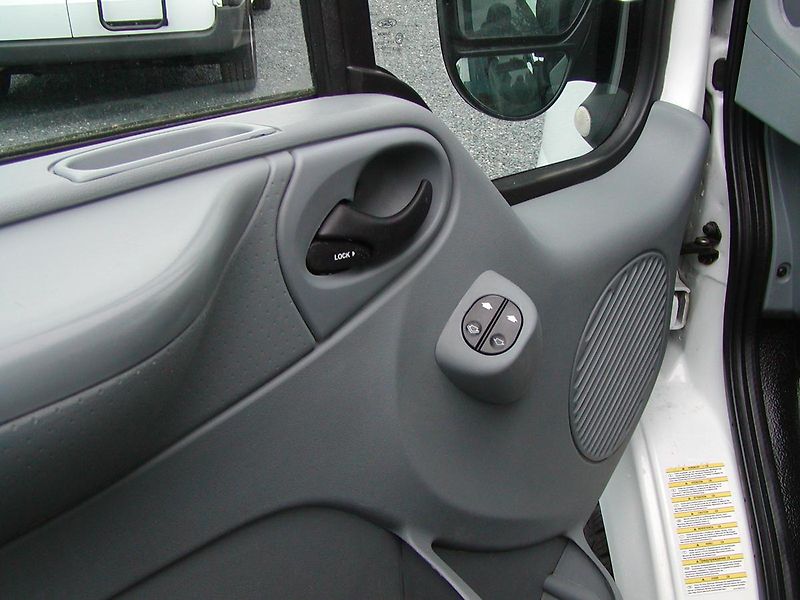 Ford Transit (2011) 2.2TDCi, 6MÍST, 350L,196TIS.KM - fotka 23 z 50
