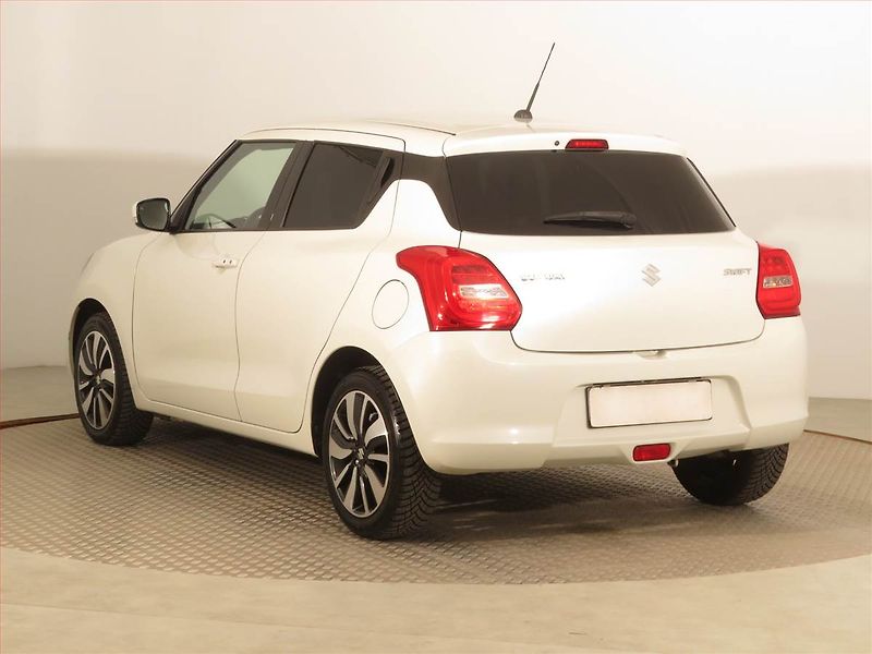 Suzuki Swift (2019) 1.2 DualJet, Automat - fotka 4 z 19