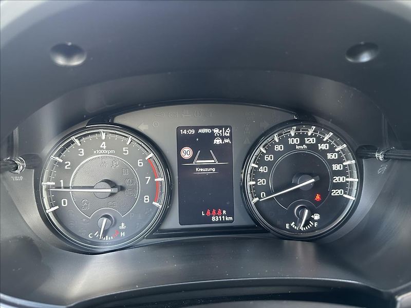 Suzuki Vitara 1,4 4x4 HYBRID - fotka 15 z 32