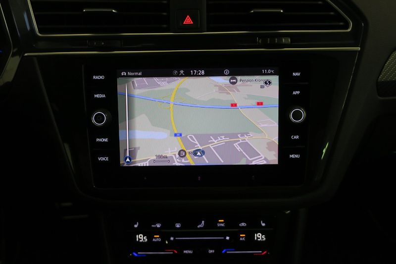 Volkswagen Tiguan (2022) R-line 2,0TDI 147 KW 4M DSG - fotka 30 z 49
