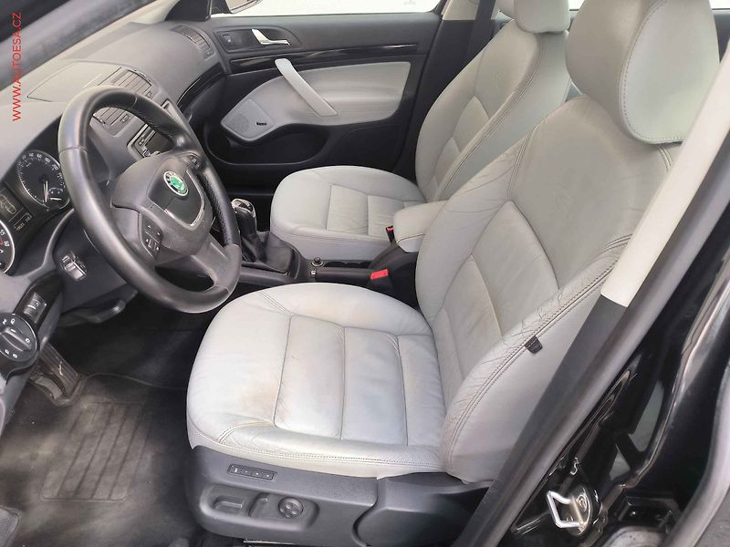 Škoda Octavia (2011) 2.0 TDi, ČR, Xenon, navi - fotka 9 z 22