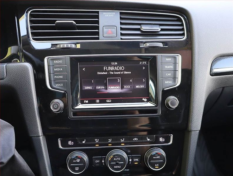 Volkswagen Golf (2014) Highline 2.0 TDI, 4X4, Navi - fotka 12 z 16