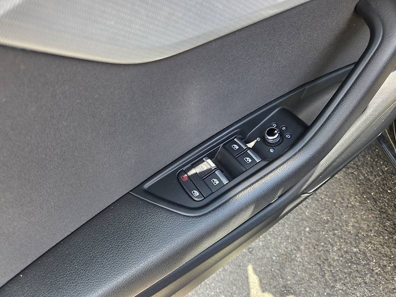 Audi A4 Avant 2.0 TDI DSG - fotka 10 z 37