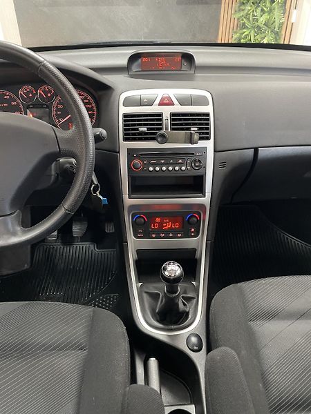 Peugeot 307 1.6 i ČR DIGIAC - fotka 20 z 22