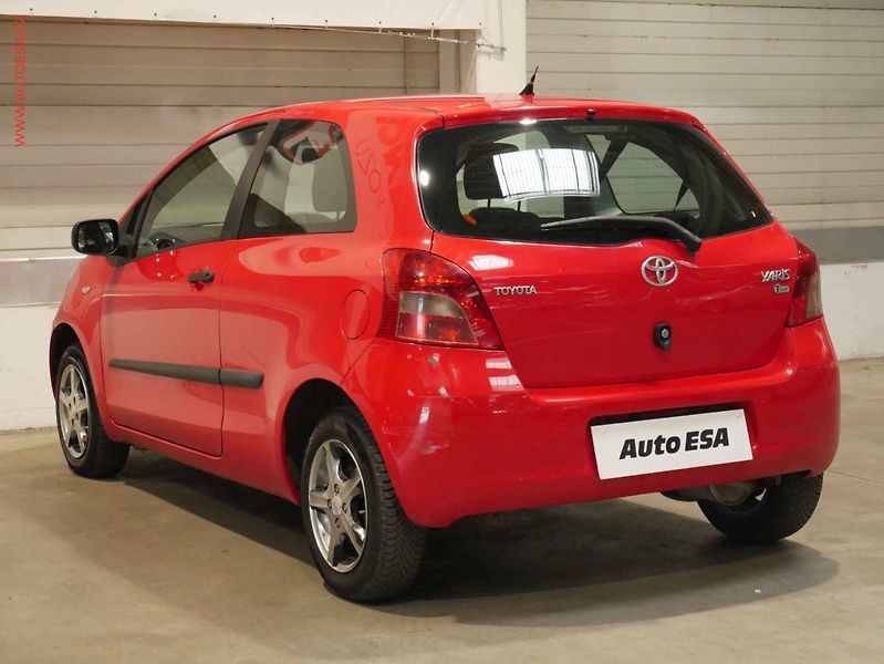 Toyota Yaris (2007) 1.0i, ČR, Klima - fotka 4 z 16