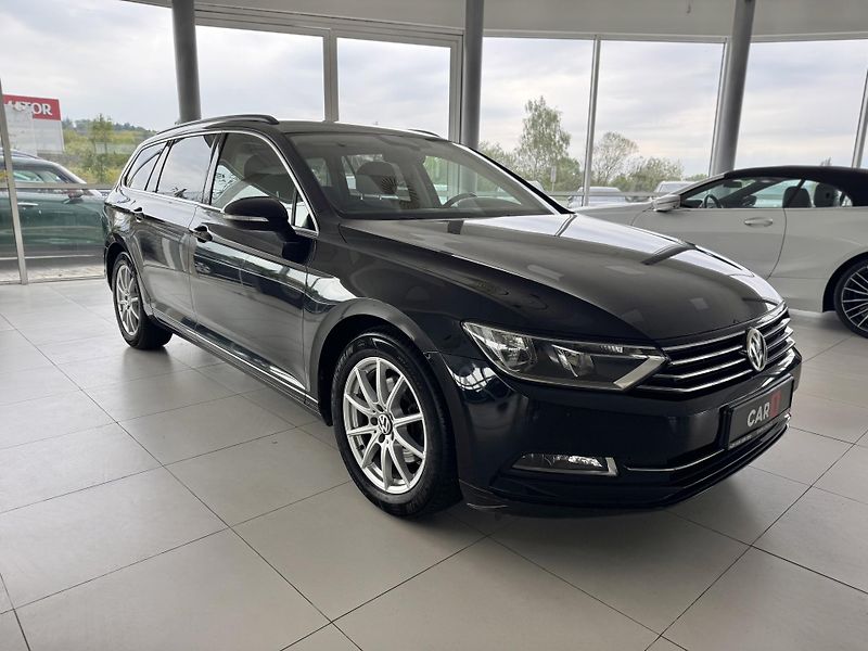Volkswagen Passat 1,6TDI DSG*ComfortLine*ACC*Nav - fotka 4 z 32