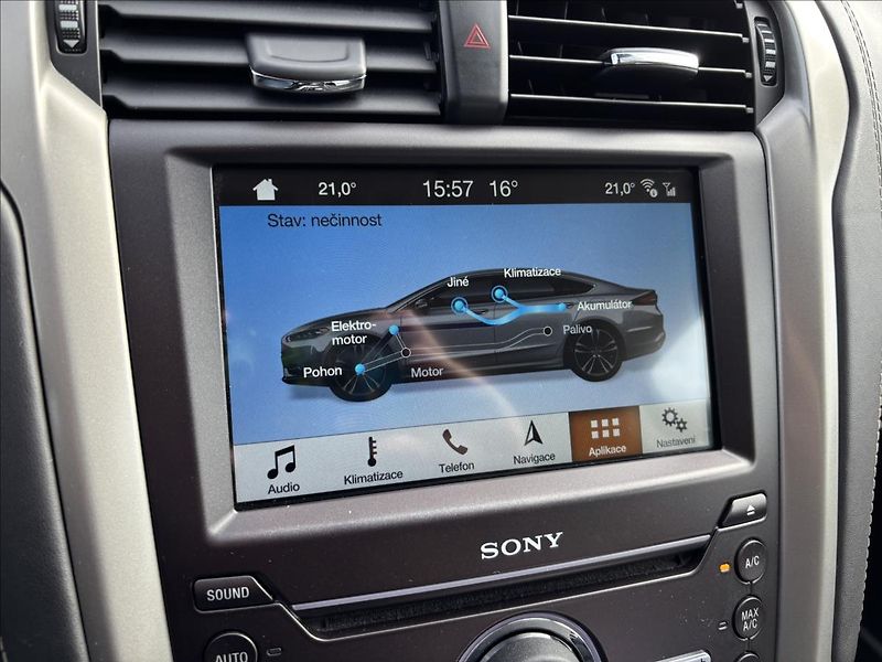 Ford Mondeo 2,0 HEV Vignale 103kW - fotka 41 z 45