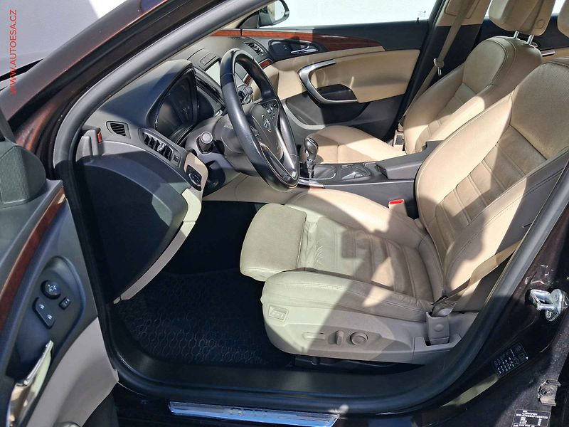 Opel Insignia (2015) 2.0CDTi, 1.maj, Bixen, navi - fotka 9 z 19