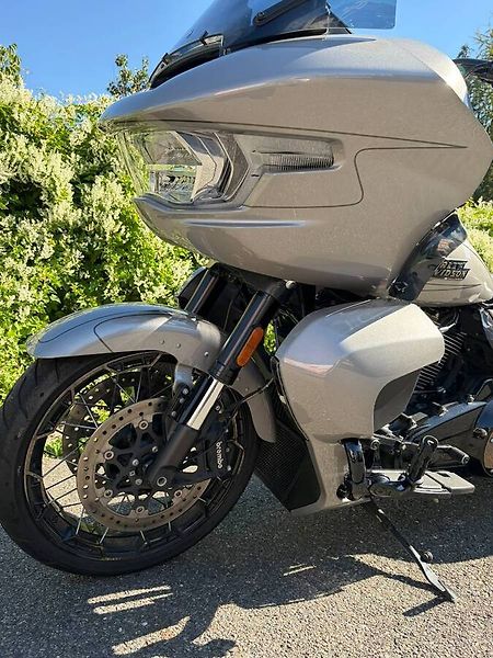 Harley-Davidson FLTRXSE CVO Road Glide (2023) - fotka 12 z 17