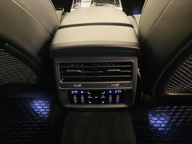 Audi Q7 3,0 TDI 210kW 7Míst S-Line - fotka 27 z 32