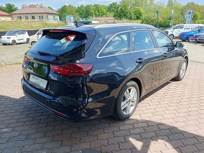 Kia Ceed (2019) SW CRDi Dynamic Line - fotka 3 z 10