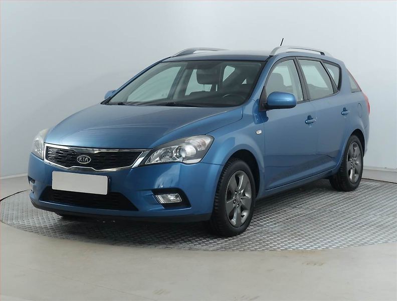 Kia Ceed (2010) 1.4 CVVT, po STK, levný provoz - fotka 2 z 16
