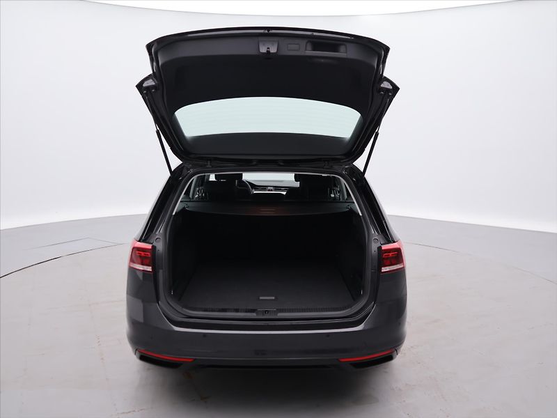 Volkswagen Passat Variant 1,5 TSI EVO 110kW Klima CZ DPH - fotka 9 z 29