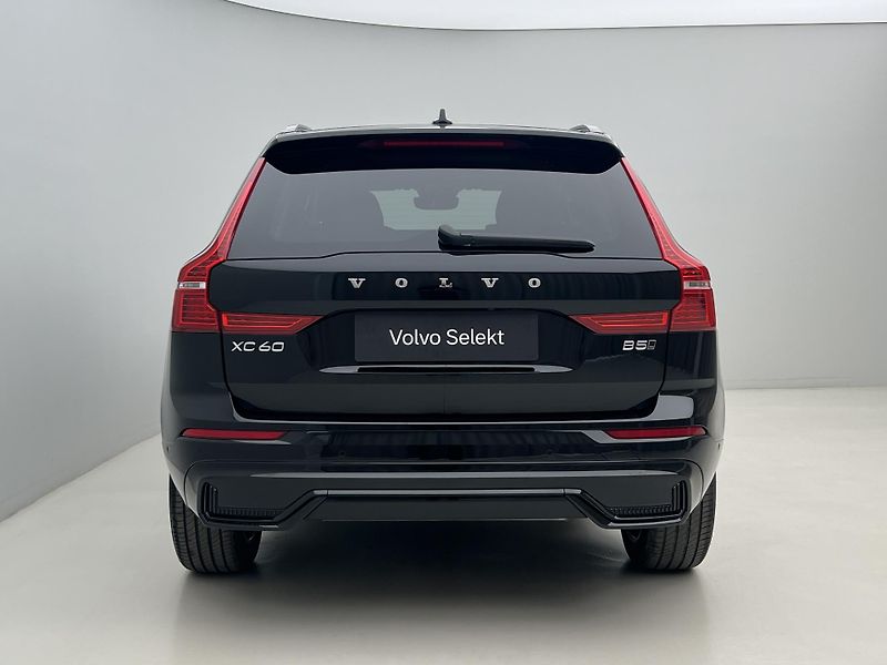 Volvo XC60 B5 AWD DARK PLUS AUT - fotka 12 z 45